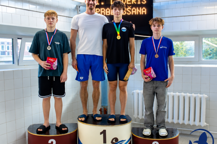 Ņikita Davidovs (7.b klase) izcīna četras godalgotas vietas peldēšanas sacensībās! 🏊‍♂️